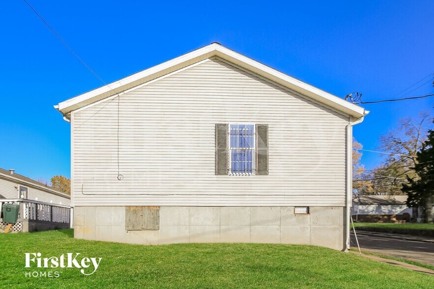 Building Photo - 5650 Askew Ave