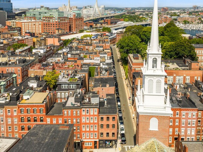 Building Photo - 176 Salem St