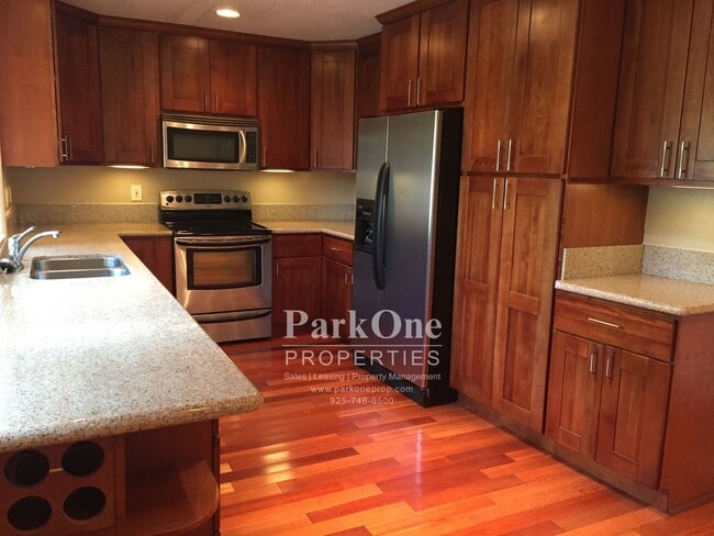 Building Photo - Nicely Updated Home Now Available in Pleasant Hill