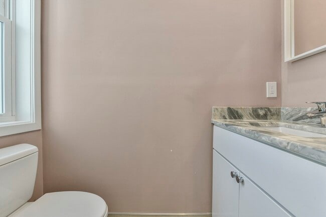 Building Photo - 18 Granfield Ave