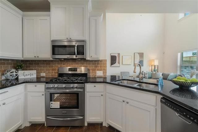 Building Photo - 2233 Caniesto St