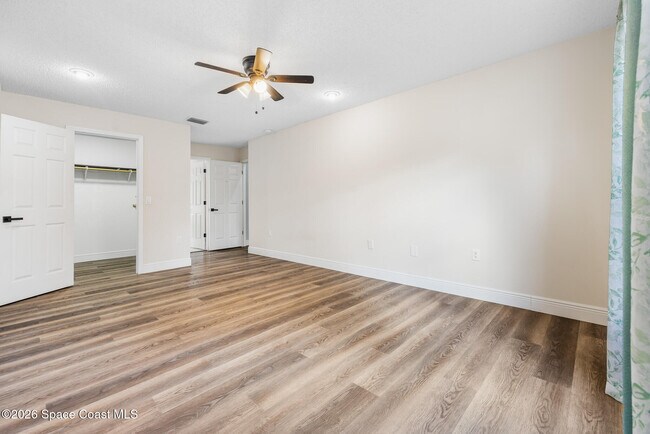 Building Photo - 1126 Ruby St SE