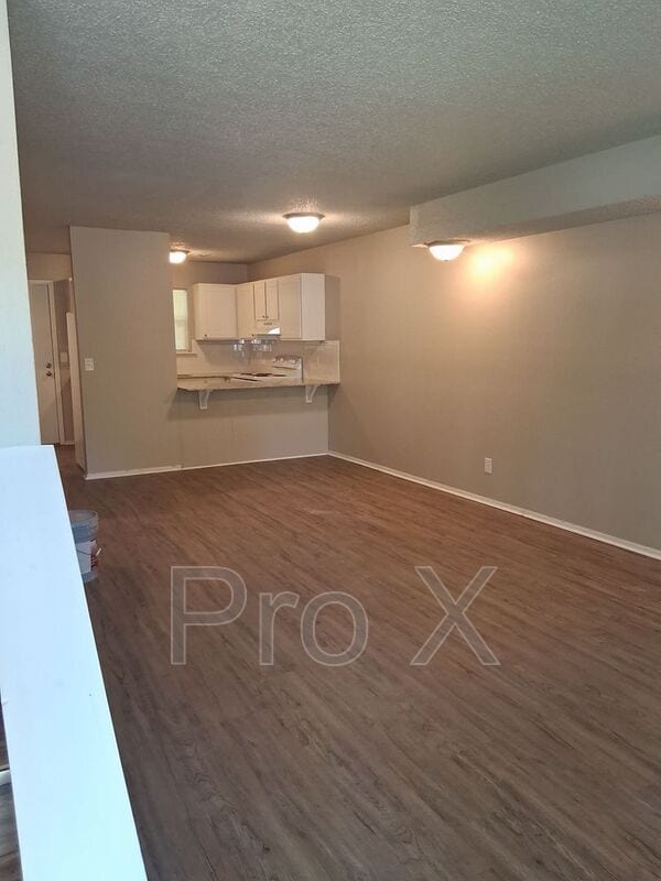 Building Photo - 518 N Betty Jo Dr