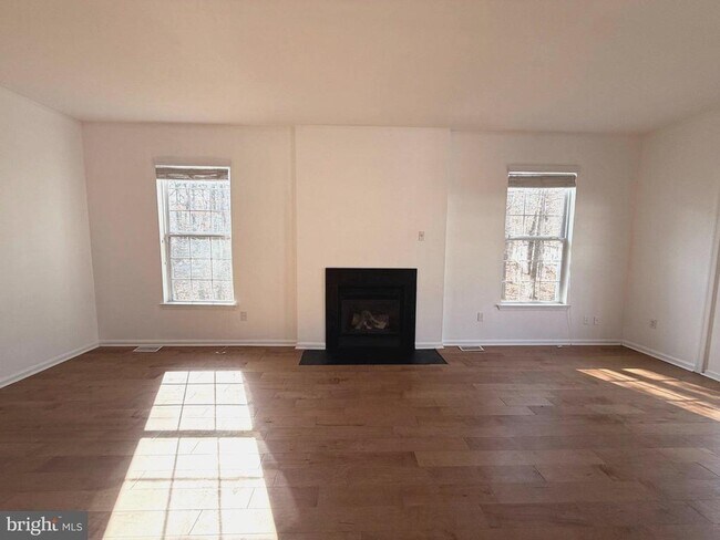 Building Photo - 101 Goldenrod Ln