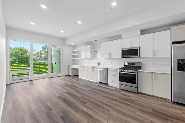 Building Photo - 4004 Banister Ln