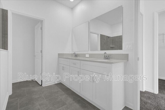 Building Photo - 2025 Shaggy Fisher Dr
