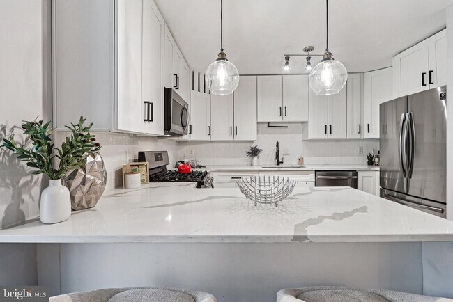 Building Photo - 4620 N Park Ave