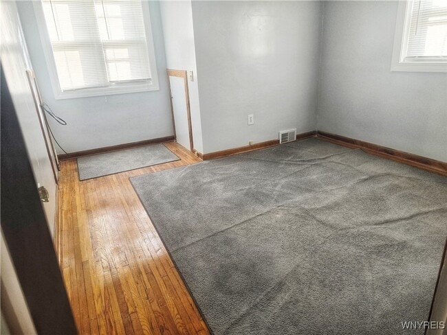 Building Photo - 190 Clover Pl