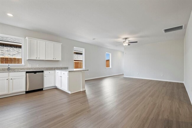 Building Photo - 1031 Rosewood Trl