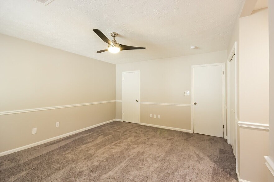 Building Photo - 440 Creekside Ct