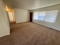 Building Photo - Charming single-family residence!