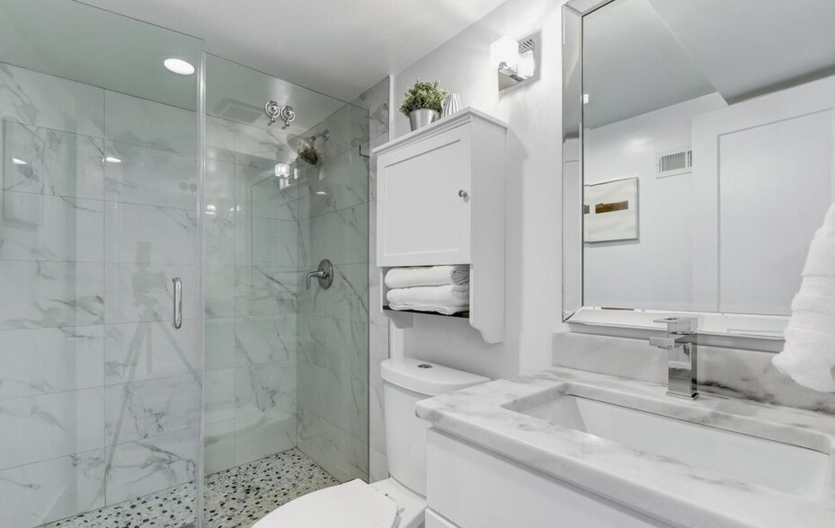 Building Photo - 909 Delafield Pl NW