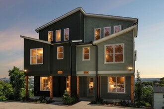 Building Photo - "Spacious 4-Bed, 4-Bath Gem in Nashville -...