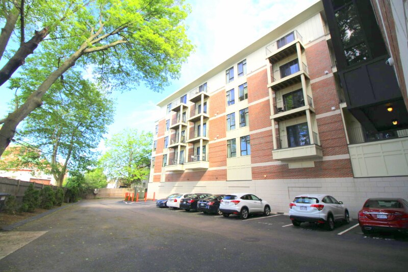 Building Photo - 533 Cambridge St