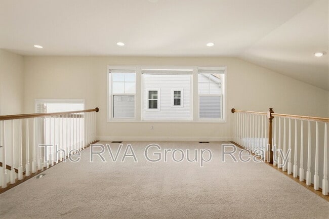 Building Photo - 5025 Rivermere Ln