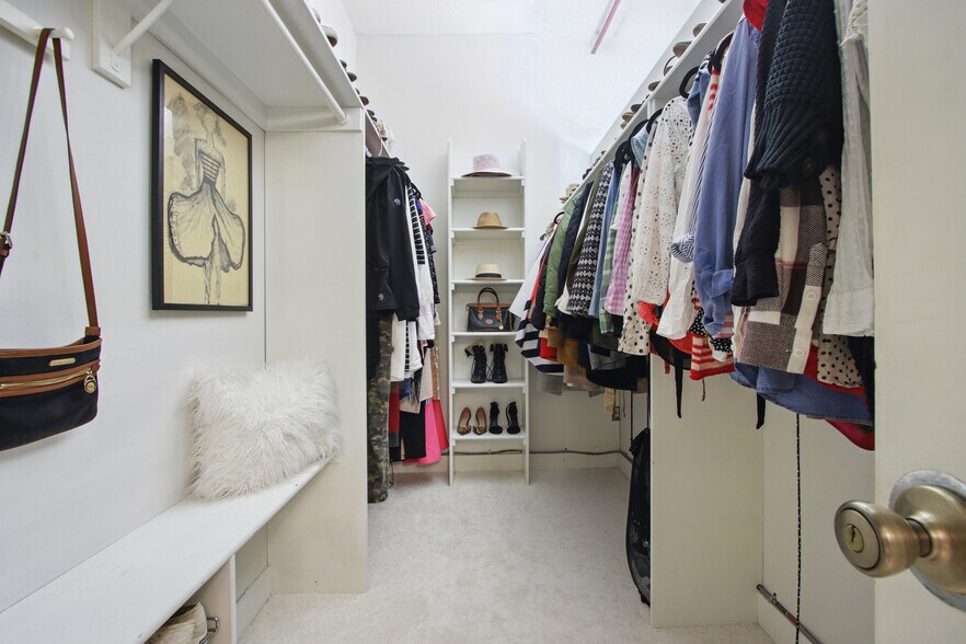 Building Photo - 300 NW 8th Ave