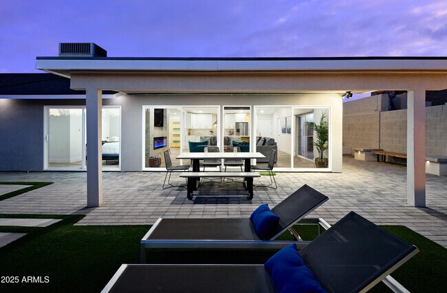 Building Photo - 6020 N 77th Pl