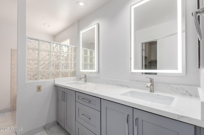 Building Photo - 3608 W Morelos St