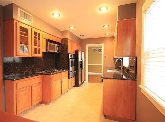 Kitchen - 587 Princeton St