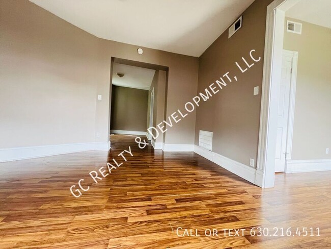 Building Photo - 6607 S Ellis-Unit 2