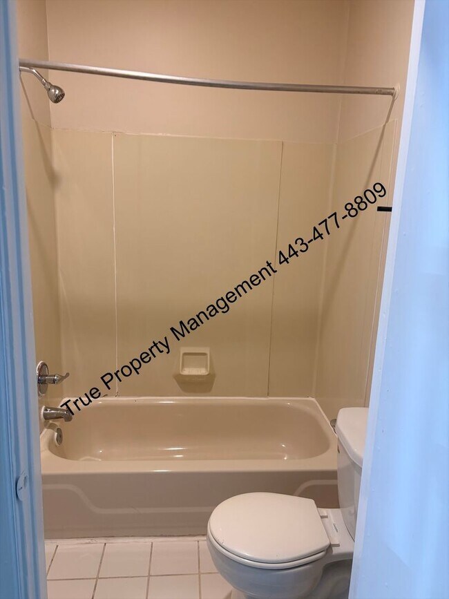 Building Photo - Spacious 3BR Home with Central A/C, 1.5 Baths & Unfinished Basement – Available Now!