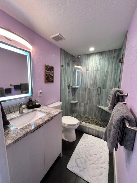 Building Photo - 203 W Crest Ave