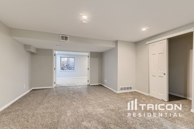 Building Photo - 7319 Rochester Ct