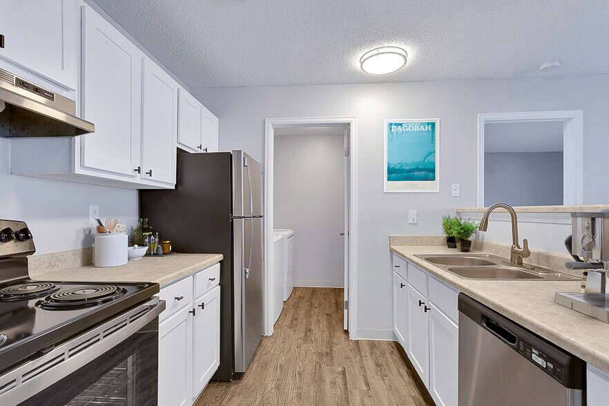 Cheyenne Crest Apartments 4008 Westmeadow Dr Colorado Springs CO