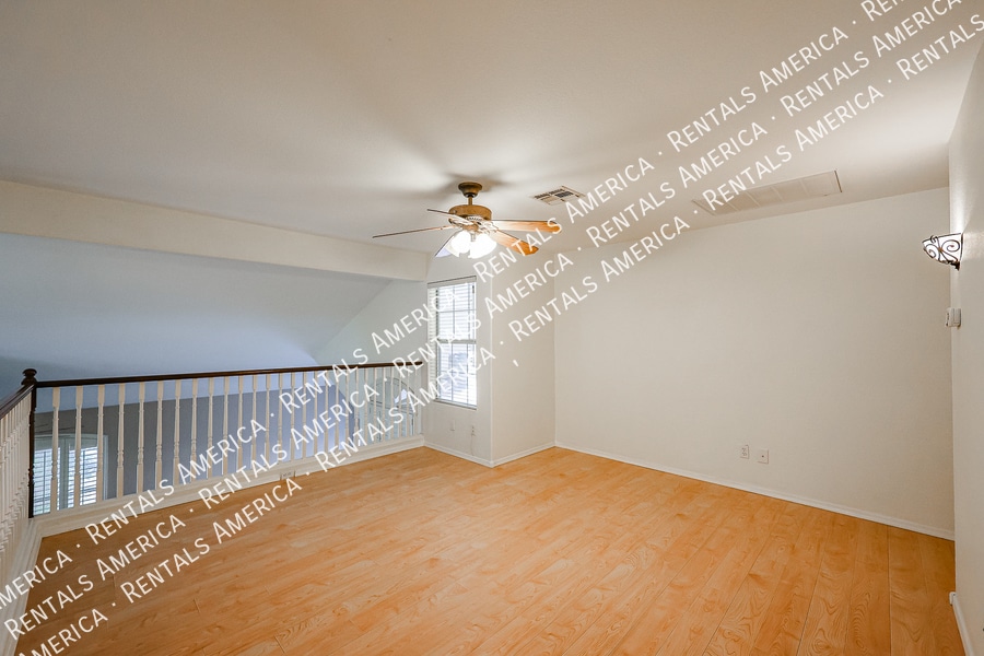 Building Photo - 5839 W Beryl Ave