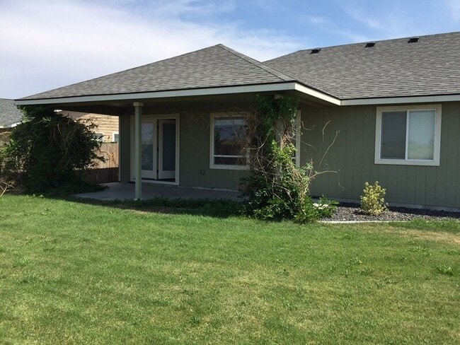 Building Photo - 506 Manzanita Ln