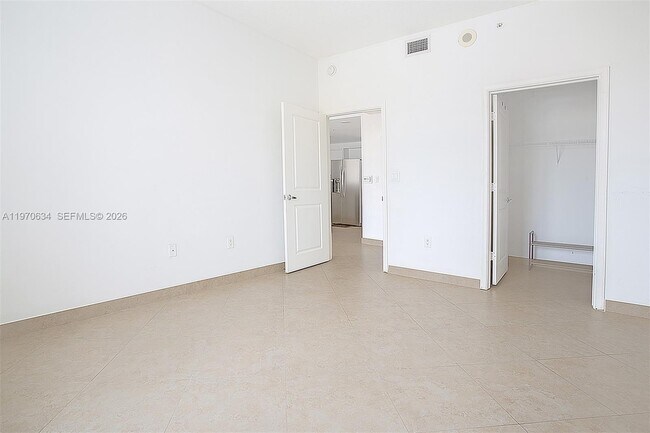 Building Photo - 10 Aragon Ave