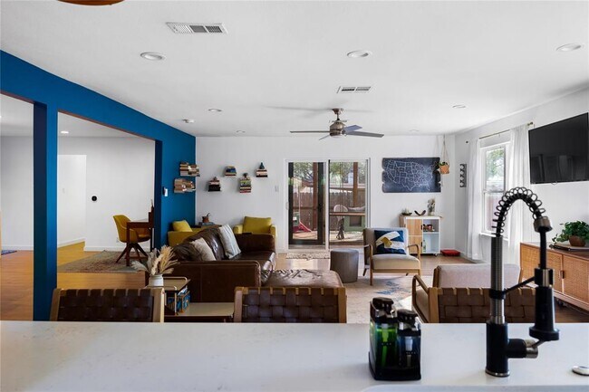 Building Photo - 4814 Broadhill Dr