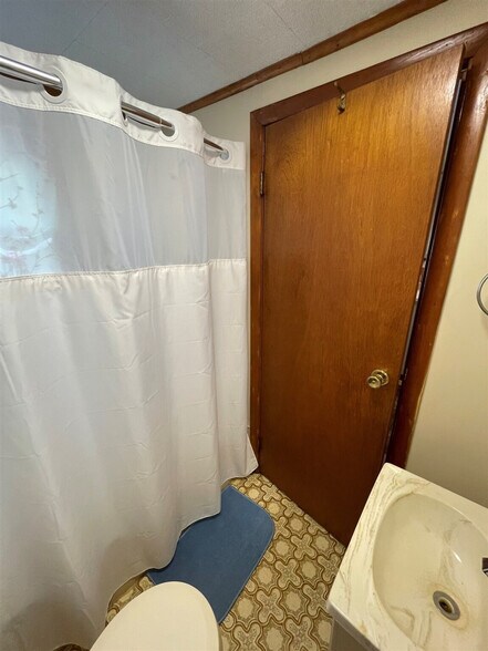 Building Photo - 94 Harbor Rd