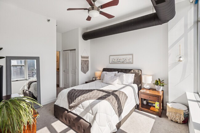 Building Photo - 901 W Madison St