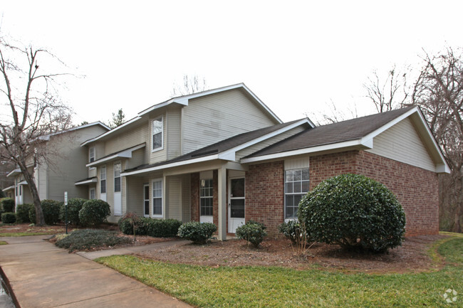 Exterior - Rama Woods Apartments