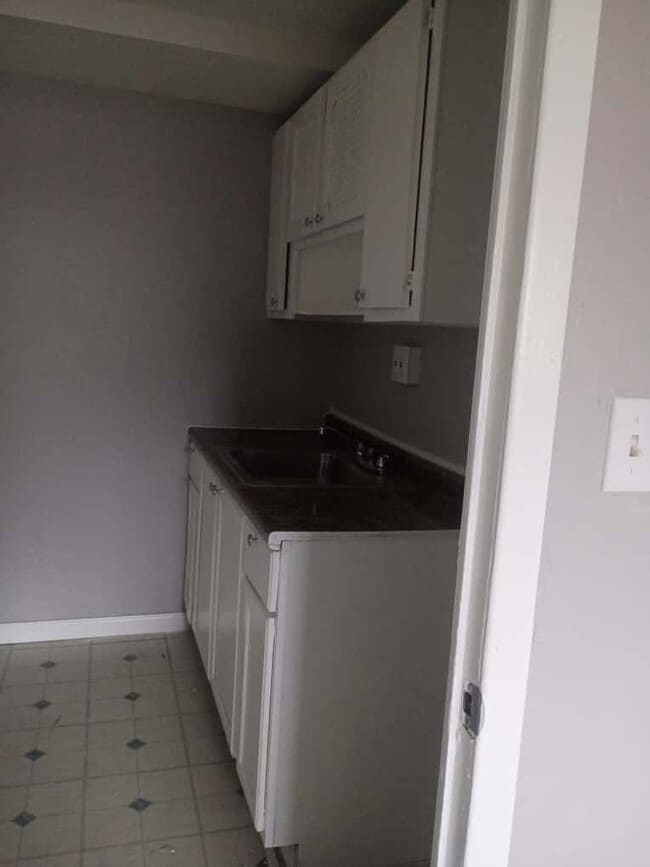 Building Photo - 13444 Euclid Ave