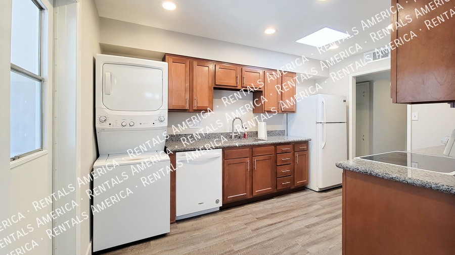 Building Photo - 11633 N Desert Hills Dr W