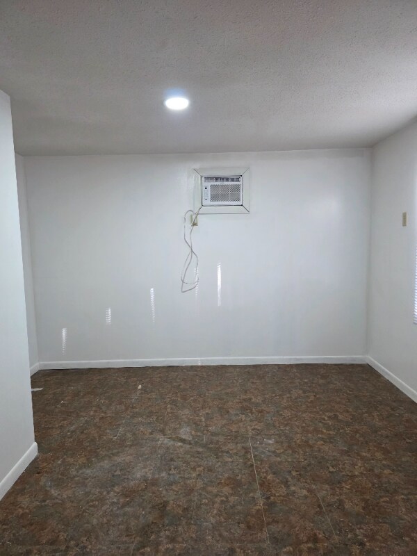 Building Photo - 201 Pine Bend Ct