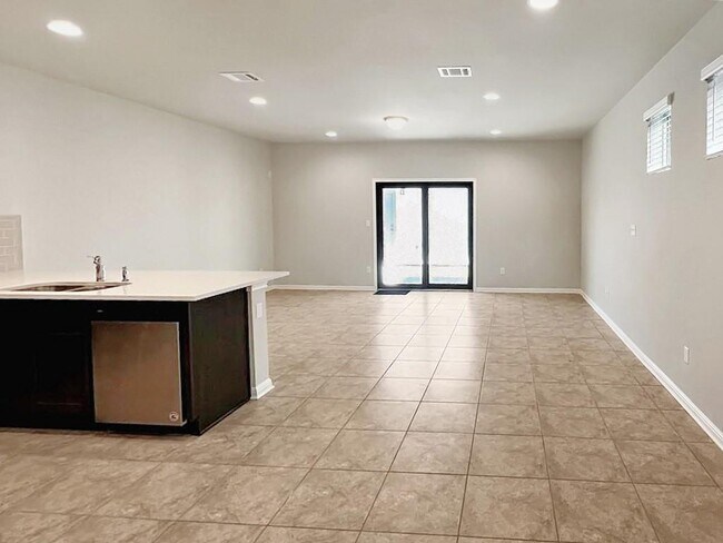 Building Photo - 2145 Arendale Dr