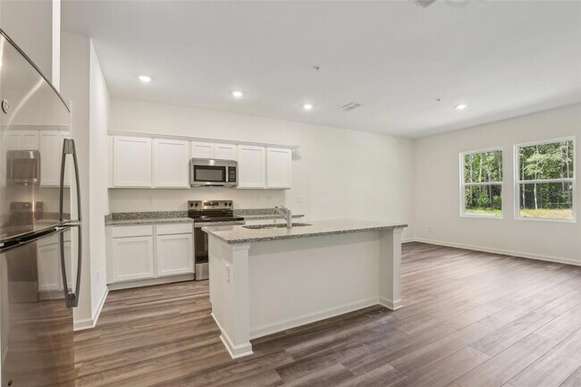 Building Photo - 2595 Grey Hawk Dr