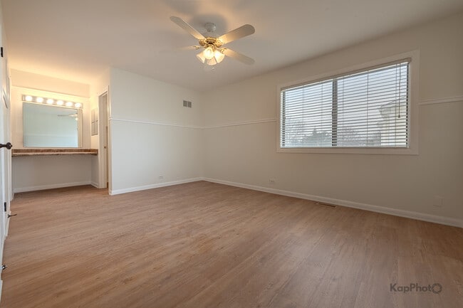 Building Photo - 102 N Waterford Dr