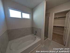 Building Photo - 2931 Lindenwood Run