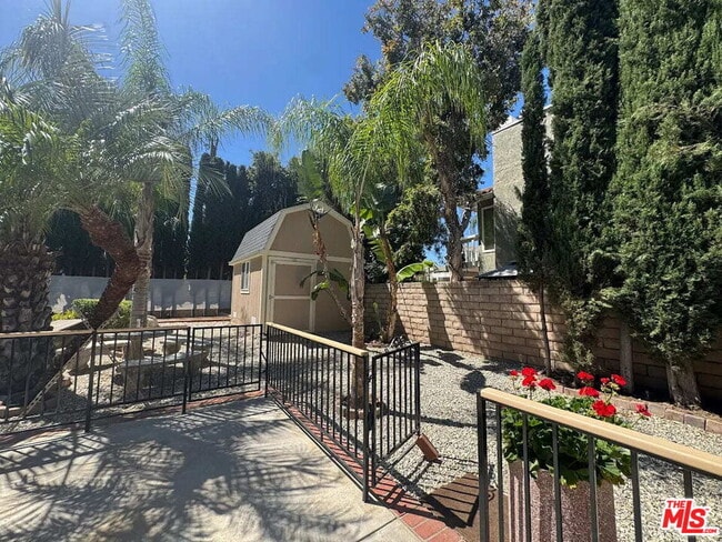 Building Photo - 7814 Woodhall Ave