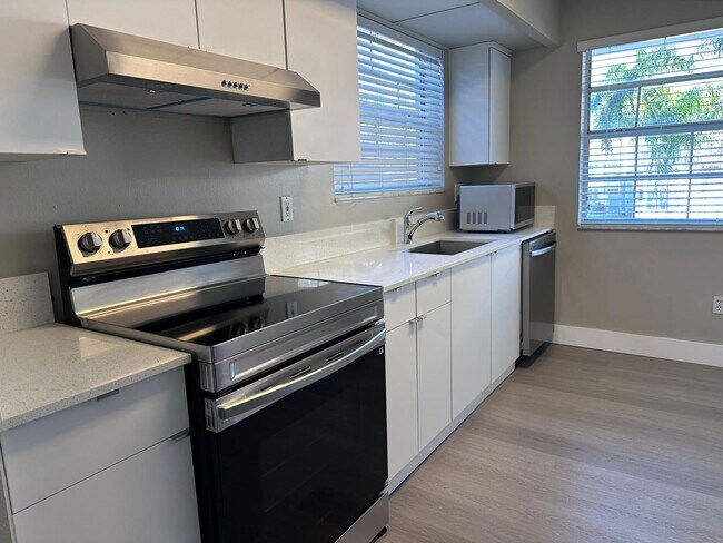 Building Photo - 2246 SE 27th Dr