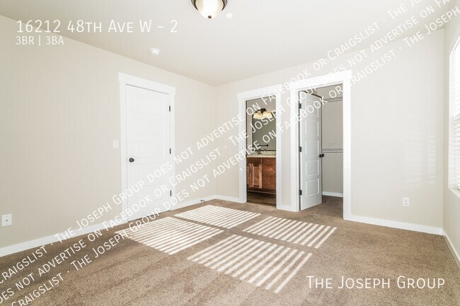 Building Photo - 16212 48th Ave W