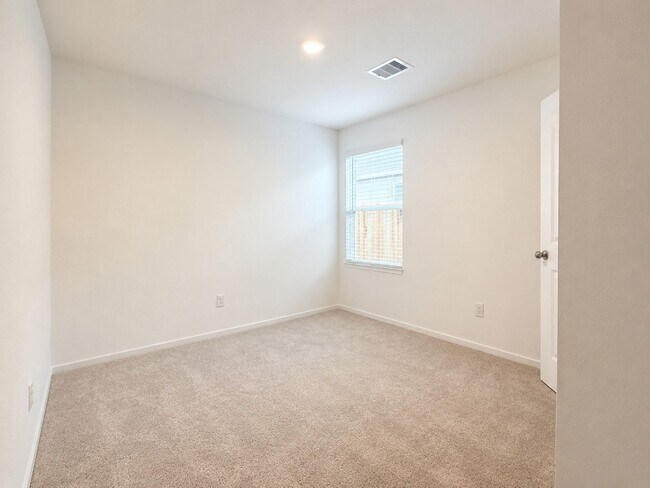 Building Photo - 1520 Sunset Rdg Dr