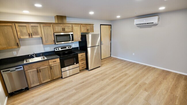 Building Photo - Baker Street Lofts