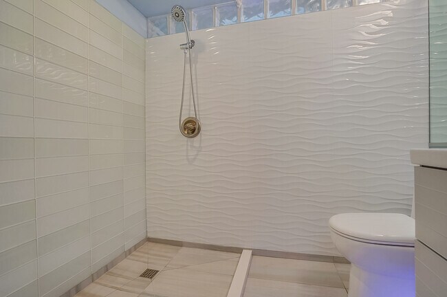 Building Photo - 1128 22nd St