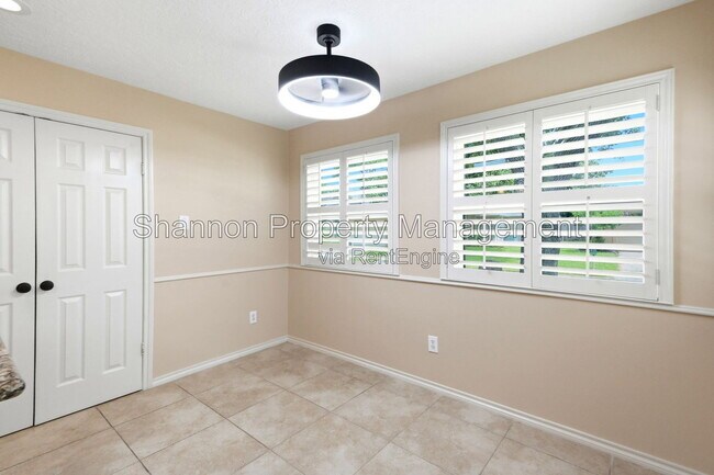 Building Photo - 7239 N Hearthstone Green Dr
