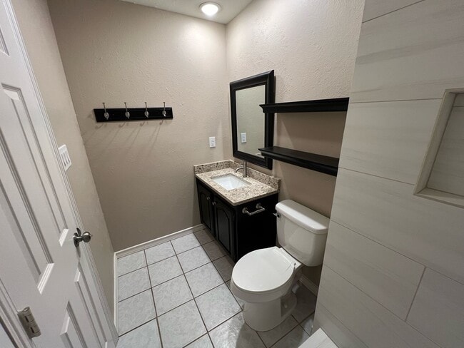 Building Photo - 6700 Forestview Dr